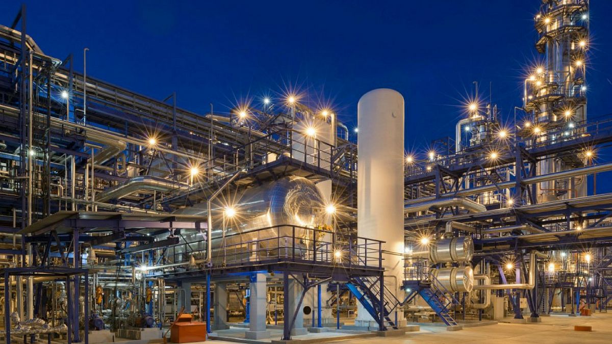 что такое катализатор в нефтепереработке. Смотреть фото что такое катализатор в нефтепереработке. Смотреть картинку что такое катализатор в нефтепереработке. Картинка про что такое катализатор в нефтепереработке. Фото что такое катализатор в нефтепереработке
